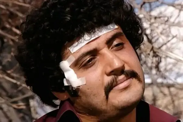 بعد از 12 سال؛ کیانوش «آوای باران» جایزه کارگردانی تئاتر گرفت!