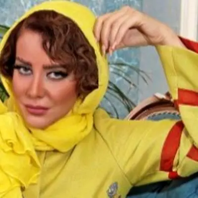 جشن تولد 54 سالگی شراره رخام با حضور جنجالی سارا منجزی و کیک سه‌طبقه اوستا قناد!