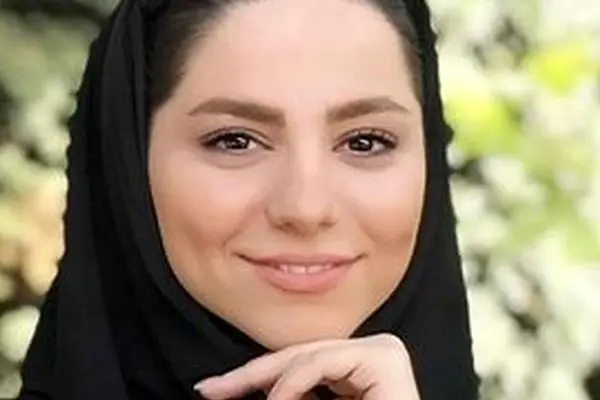 ماجرای عجیب عاشقانه خانم مجری با همسرش در جنگل مه‌آلود پاییزی!