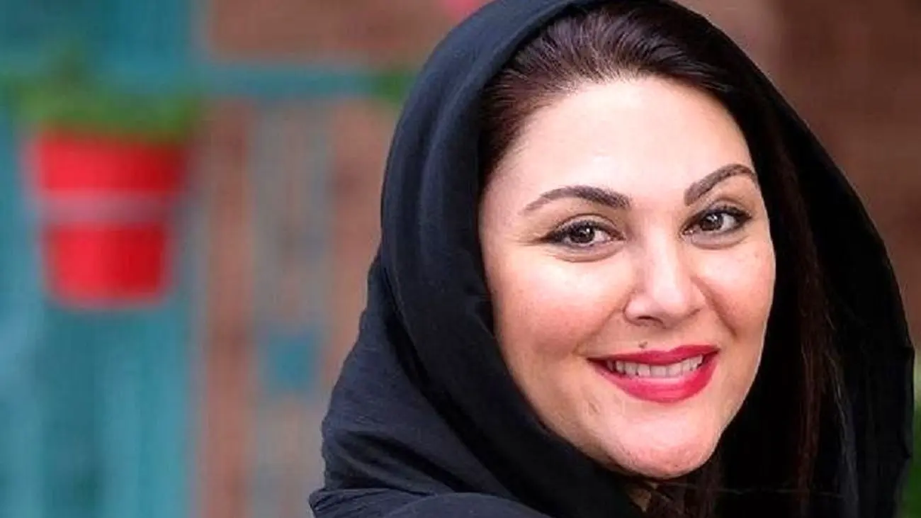 عکس متفاوت از لاله اسکندری با چادر رنگی ! / خانم بازیگر چقدر محجبه شد !