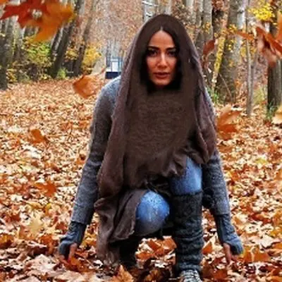 عکس‌های داغ پاییزی از بازیگران!؛ ژست‌های خاص سلبریتی‌ها وسط برگ‌های زرد