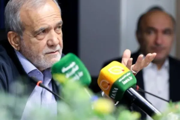 پزشکیان:  هر کسی که می‌تواند مشکل آب، ناترازی سوخت و کشاورزی را حل کند، این گوی و این میدان + فیلم
