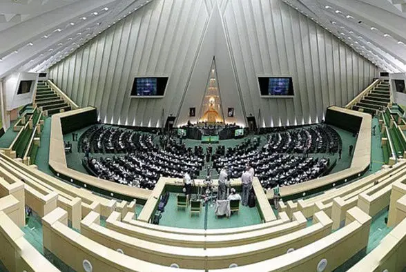 مجلس سرنوشت بودجه را به وزیر اسبق اقتصاد سپرد