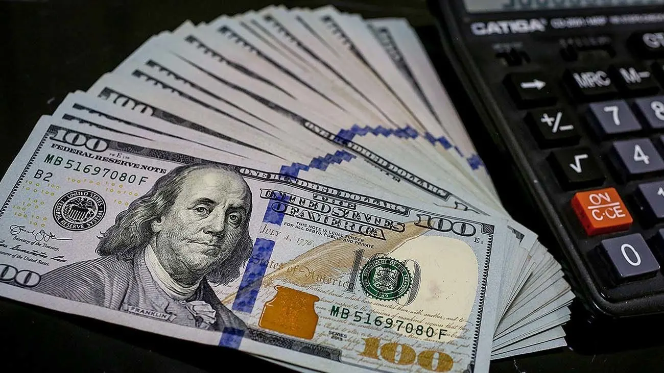 آینده دلار در هالهای از ابهام/ کنترل دستوری یا سقوط آزاد؟