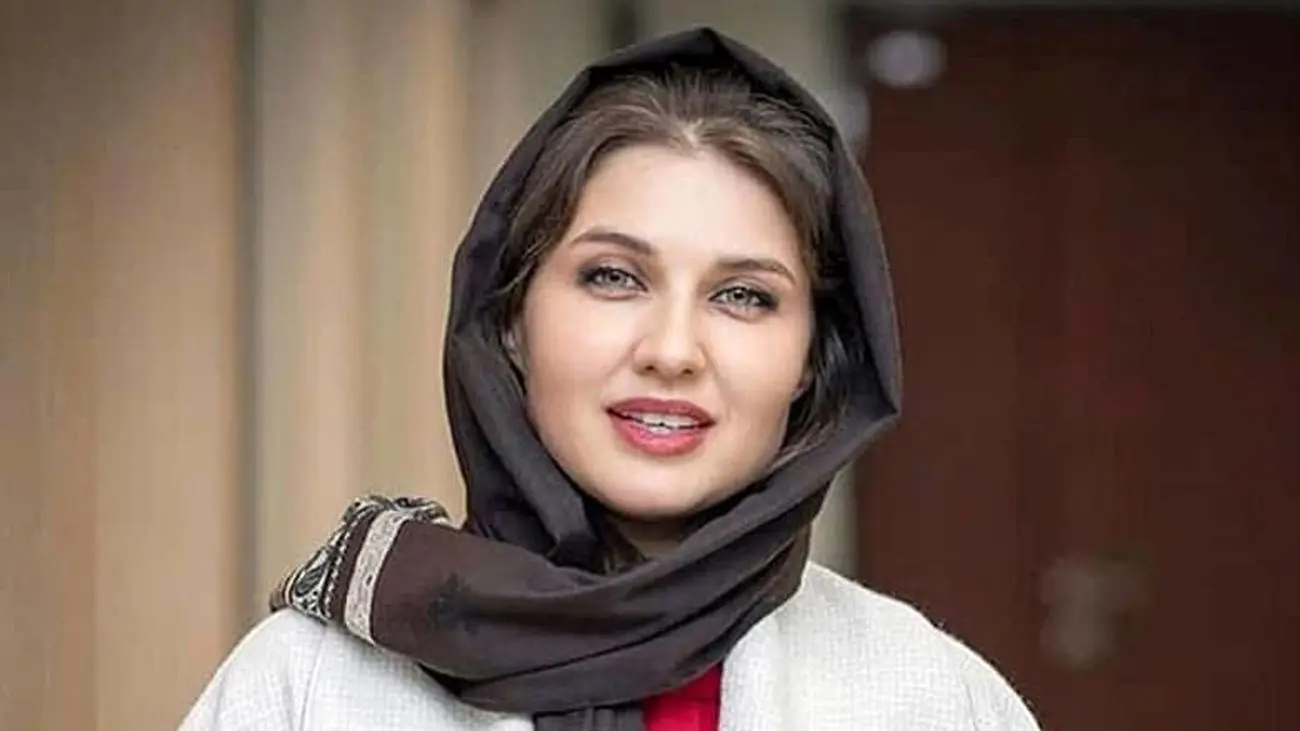 عکس چهره زیبا و چشمان جذاب گلوریا هاردی بازیگر سریال کیمیا در کودکی