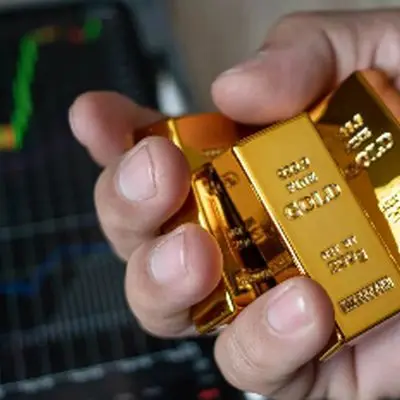 پیش‌بینی جنجالی قیمت طلا تا پایان ۱۴۰۴ | بخریم یا بفروشیم؟