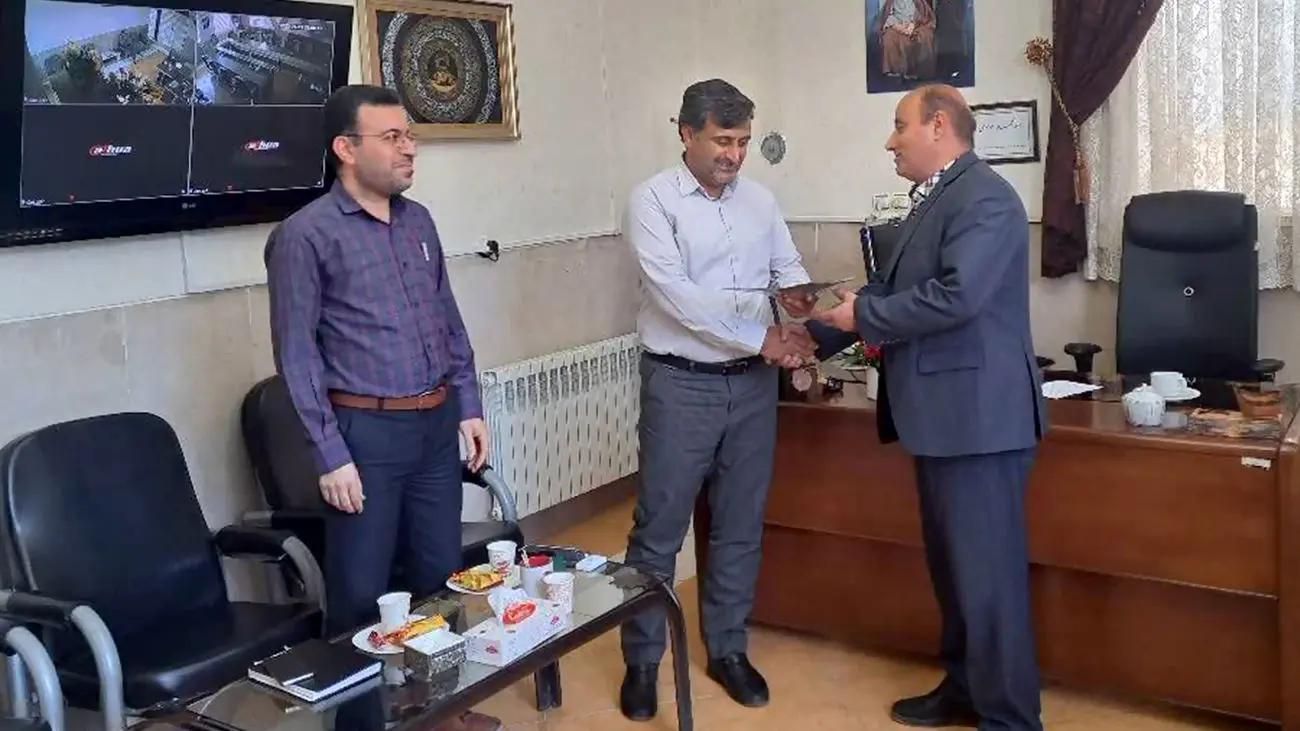 تقدیر مدیر آموزش و پرورش شهرستان شاهرود از خدمات بیمه دانا