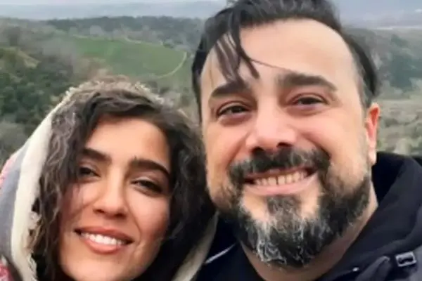 استایل متفاوت «مونا کرمی» در کنار همسرش و جمعی از هنرمندان!