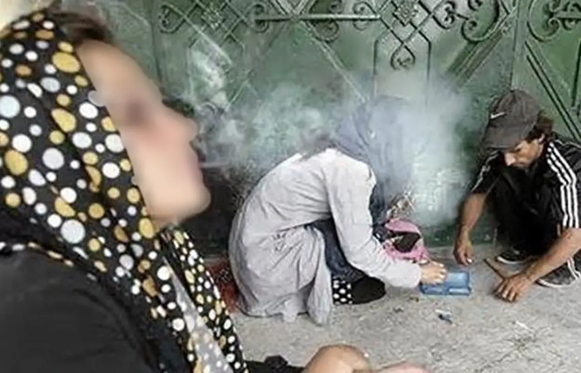 زن جوان بخاطر اثبات عشقش ایدزی شد / جنین 5 ماهه اش هم اعتیاد دارد