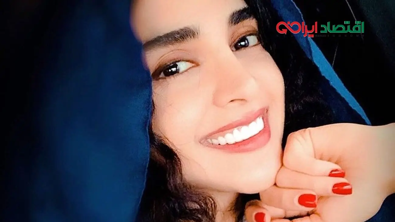 استایل متفاوت الهه حصاری؛ فخر فروشی با عینک آفتابی گل گلی!