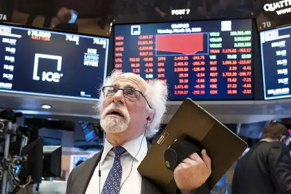 بورس در سراشیبی سقوط/ خروج پول ادامه دارد +نمادها