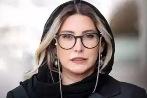 تصاویر خاص فریبا نادری همراه مادر، خواهر و برادرش در رستوران