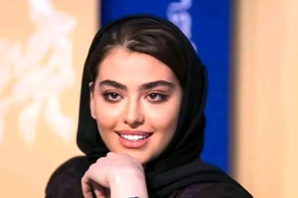 عکس جدید ریحانه پارسا با ظاهری متفاوت در ترکیه / کولاک خانم بازیگر با کیف گران قیمتش !