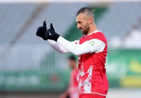 سردار دورسون: نمی‌خواهم پرسپولیس را ترک کنم، اما باشگاه نظر دیگری دارد!