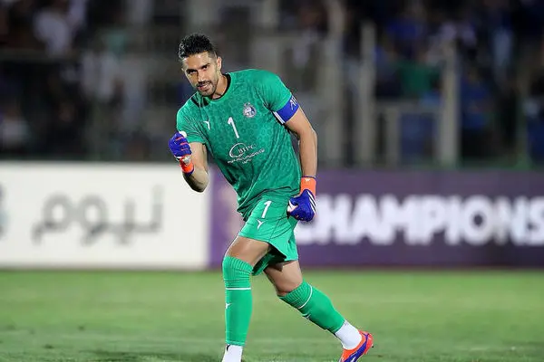 حسینی، دیوار بتنی استقلال/ AFC به ستایش از دروازه‌بان آبی‌پوشان درآمد! +فیلم