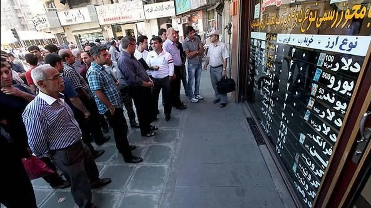 ۴ پیشبینی از قیمت دلار / دلار سقفشکنی میکند؟