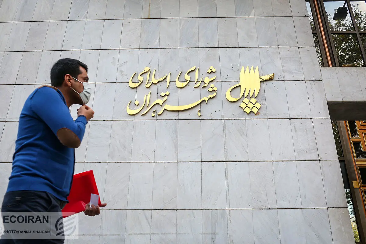 اسب پرنده هم بخواهند بیاورند باید مجوز بگیرند ! / مدیریت به سبک شهرداری تهران