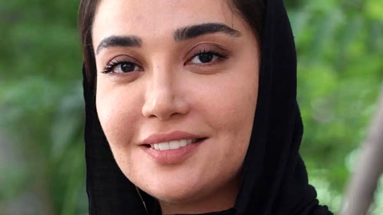 اولین عکس از خواهر دوقلوی زیبای بازیگر سریال نون خ ! / از هدی استواری جذاب تر !