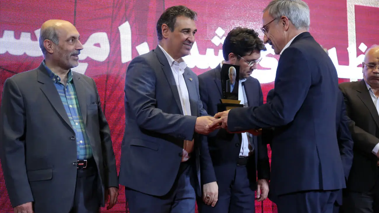 شرکت «سرمایه گذاری مسکن شمال شرق» انبوه ساز برتر استان خراسان رضوی شد