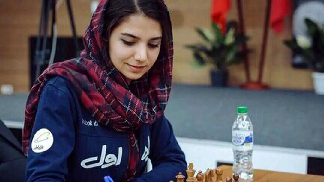 اولین عکس متفاوت سارا خادم الشریعه پس از مهاجرتش / خانم شطرنج باز با شوهرش کولاک کرد !