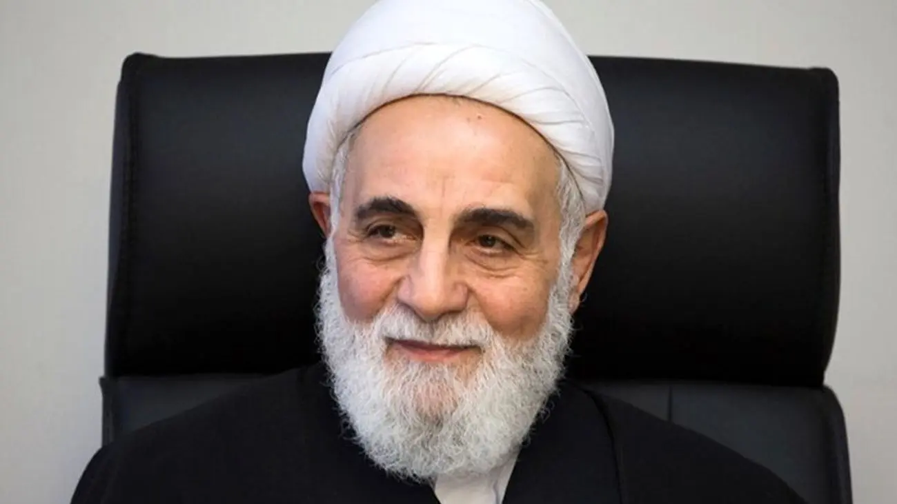 عکسی از حضور ناطقنوری در صف رایگیری