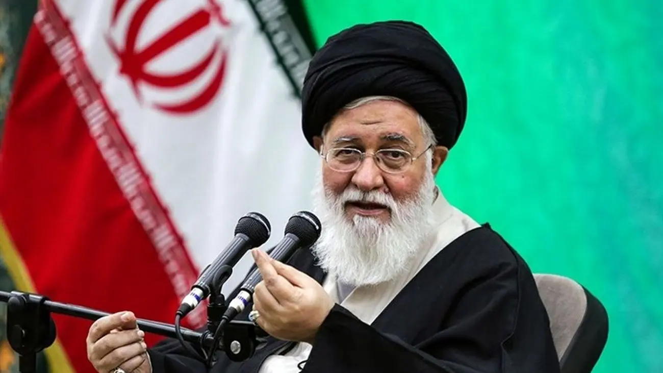 نظرات امام جمعه مشهد درباره قیمت دلار و سفرهای خارجی