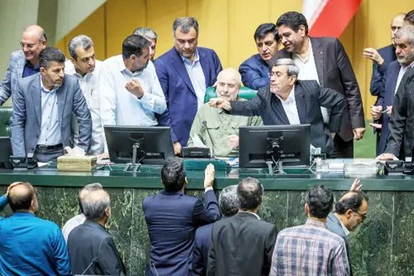 شام آخر در بهارستان/درباره عکسی از جلسه علنی مجلس شورای اسلامی