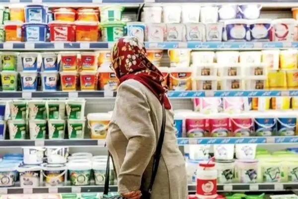 دومینو گرانی‌ها در بازار خوراکی / ماست و پنیر چقدر گران‌تر شد؟