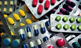 افزایش قیمت دارو در سکوت خبری! / کمبود دارو نداریم؛ مواد اولیه چطور؟