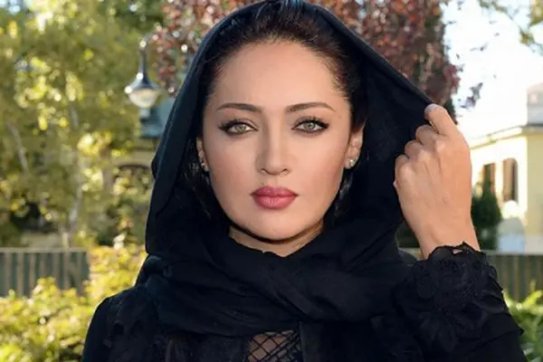 کراش نیکی کریمی پسران کم سن و سال هستند !! / شباهت خانم بازیگر به گوگوش و رابطه هایش !