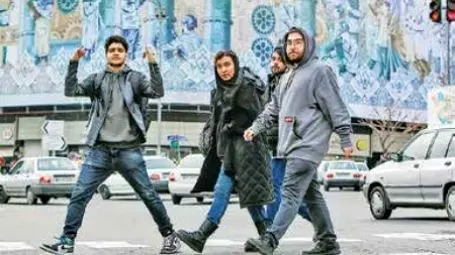نسل زد، پای کار وطن