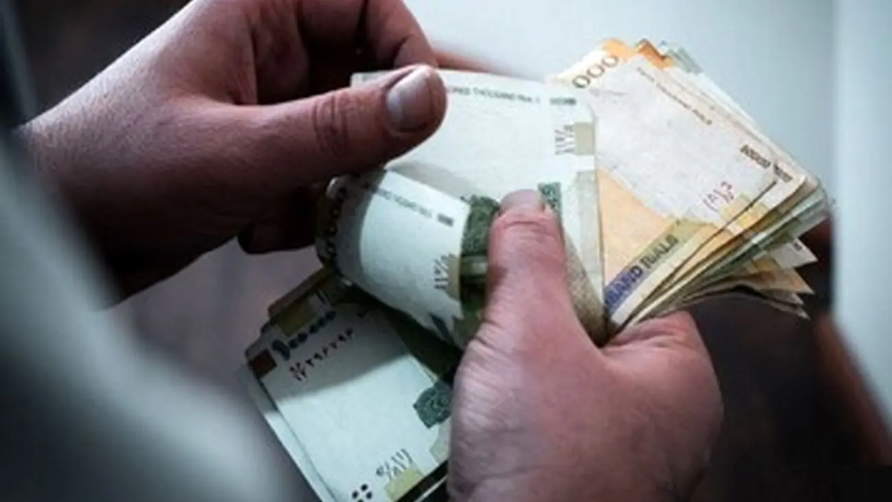 یک روایت مهم درباره حقوق امسال کارگران/ کارگران در منگنه قرار گرفتند
