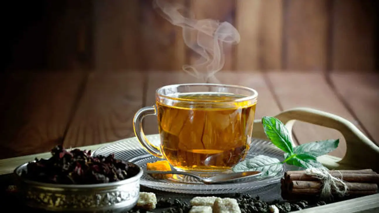 زیاد خوردن چای چه بلایی سر بدن ما میآورد؟
