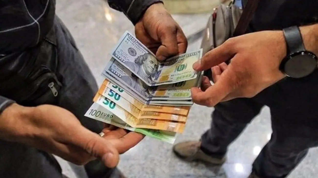 الان زمان خرید دلار نیست/ توکلی: اگر دلار بخرید، به این دلیل ضرر میکنید