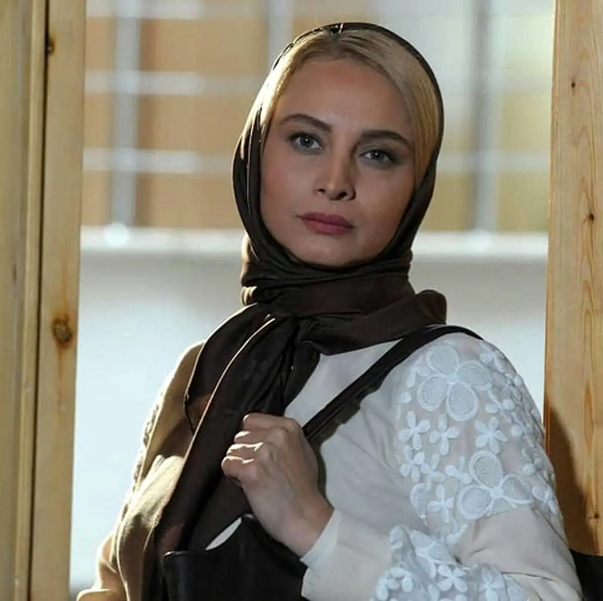 تغییر چهره 180 درجهای خانم بازیگر ایرانی بعد از ازدواج با مرد سیاست مدار / مریم کاویانی را در این عکس نمی شناسید !