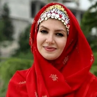 عکس صمیمانه مجری معروف صداوسیما و خاله شادونه در اصفهان