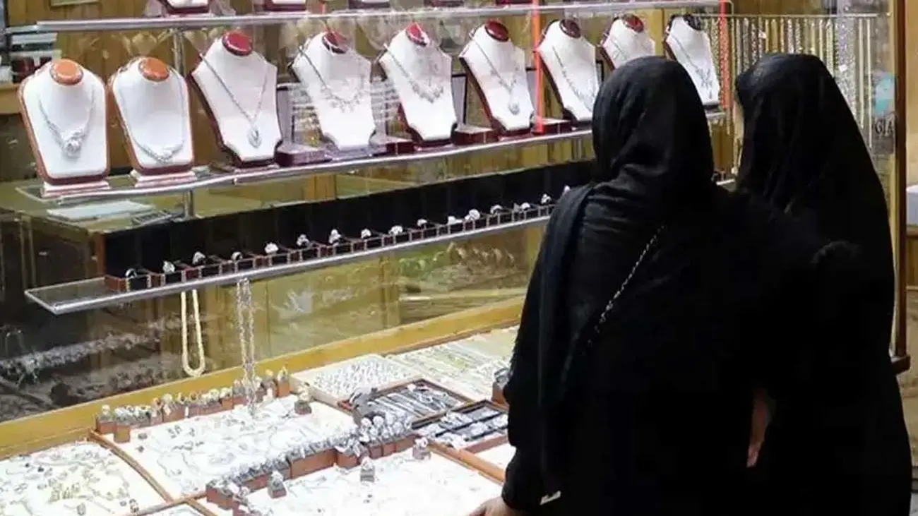 سکه بازان نظاره گر بازار شدند