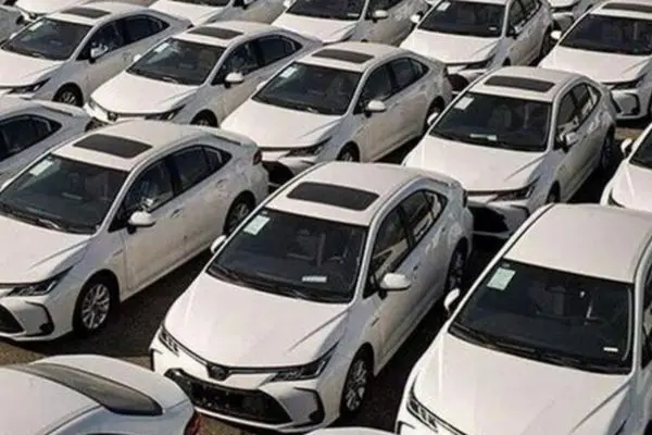 قیمت های عجیب و غریب در بازار خودروهای لوکس + جدول