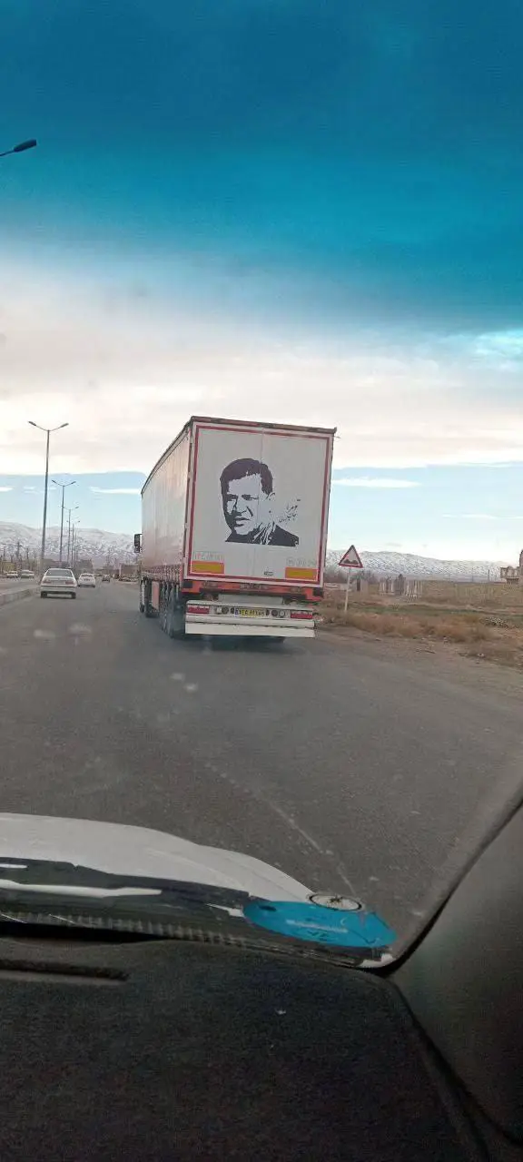 شهری که تمام دیوارهایش عکس «علی دایی» دارد