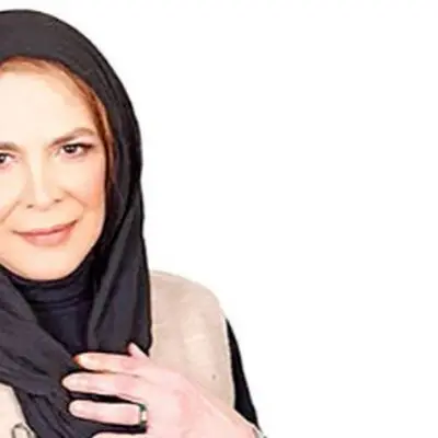 سنگ قبر خاص بیتا فرهی با گل‌آرایی منحصر به فرد؛ یادش همیشه زنده