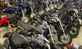 رکود بی‌سابقه در بازار موتورسیکلت؛ فروشندگان در جستجوی مشتری با تخفیف‌های ویژه