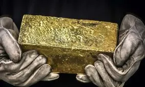 طلا در سراشیبی قرار گرفت 