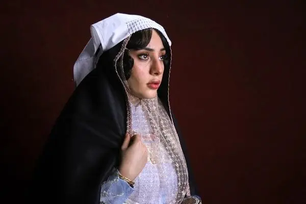 محبوب‌ترین بازیگران ایرانی با روبنده و چارقد قاجاری در لوکیشنی خاص کنار هم!