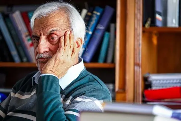 قطع دست برای دزدی گوسفند، اما فساد چای دبش فقط ۳ سال زندان آیا این عدالت است؟ 