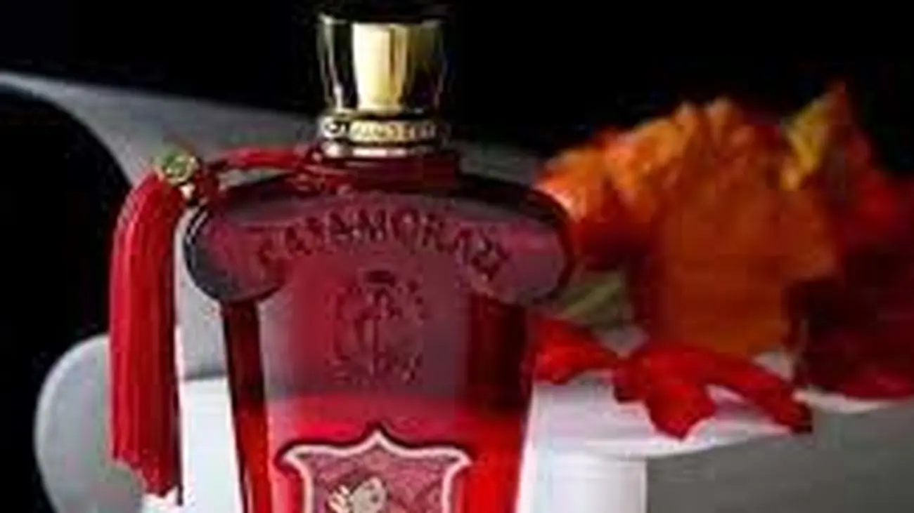 این عطر اغواگر جذابیت زنان را بیشتر می کند + معرفی عطر