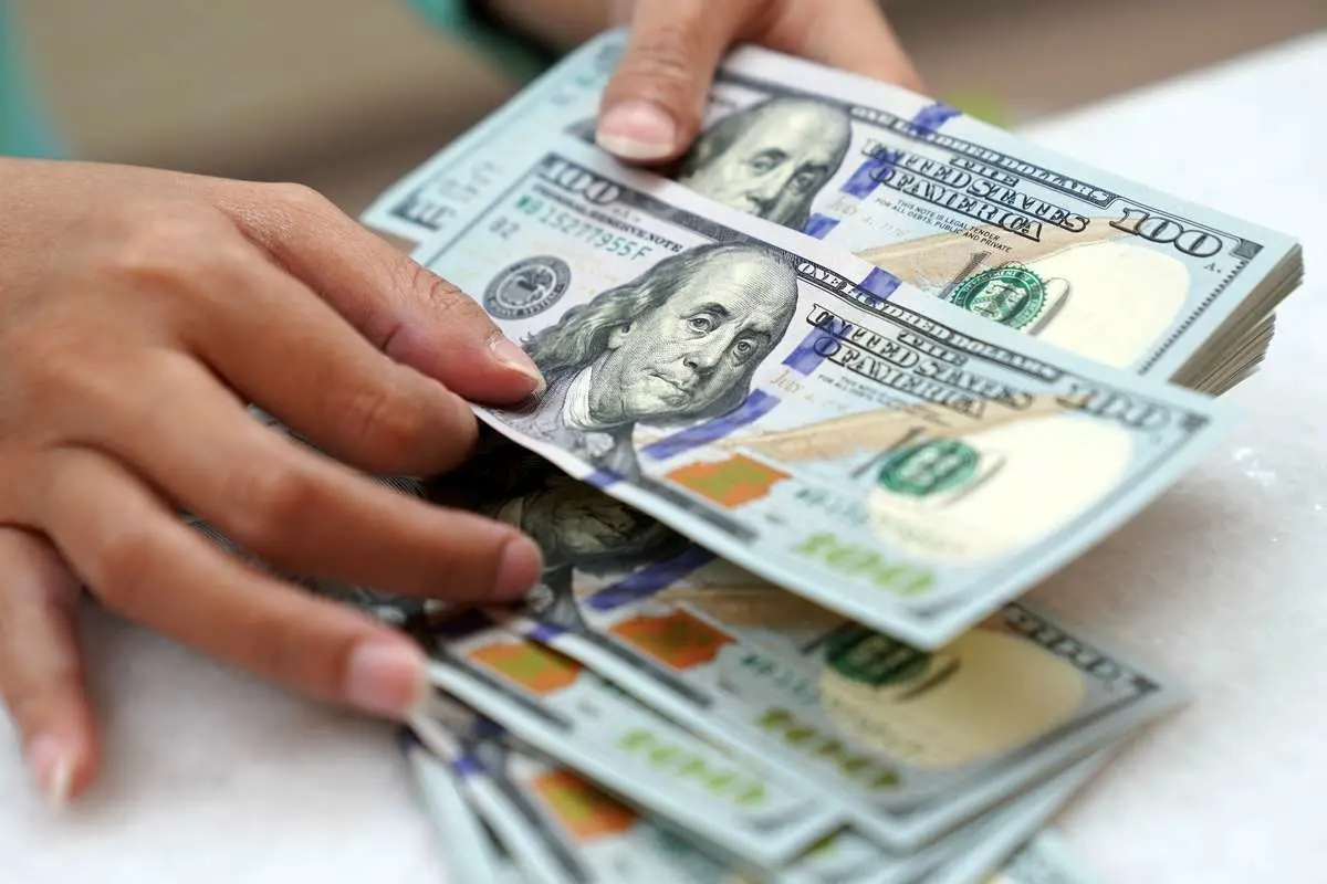 ۳ پیش بینی از قیمت دلار / بازار ارز باثبات میماند