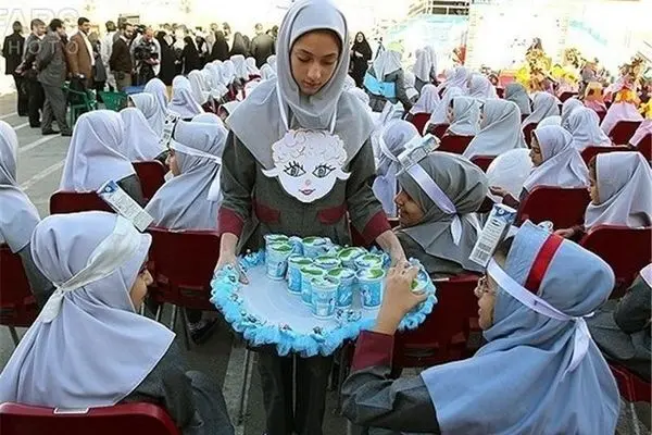 بودجه بگیران شیر رایگان دنبال پزشکیان 