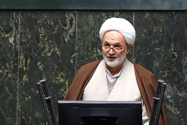 کنایه تند نماینده قم: گناه بی‌حجابی‌ها به گردن پزشکیان، قالیباف و دیگران هم هست