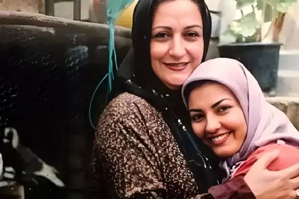 تغییر چهره دختر بزرگ آقا ماشاالله سریال خانه به دوش در 51 سالگی + عکس آناهیتا و شوهرش