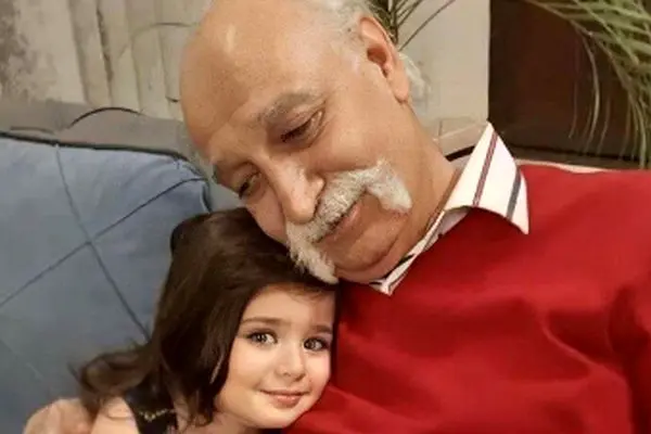 لحظه عاشقانه محمود پاک‌نیت با همسرش که دل همه را برد! + عکس 2 نفره